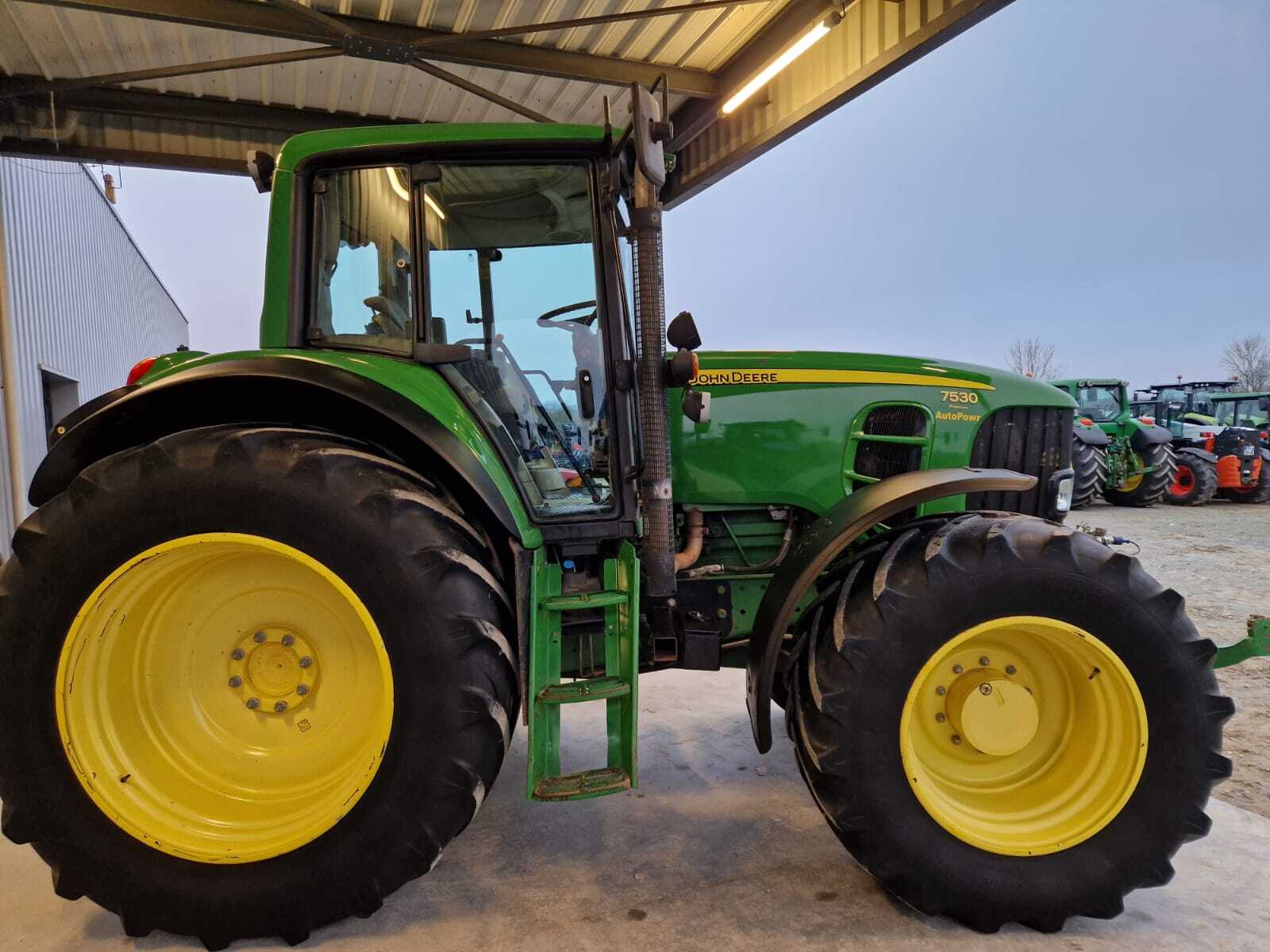 JOHN DEERE 7530 PREMIUM