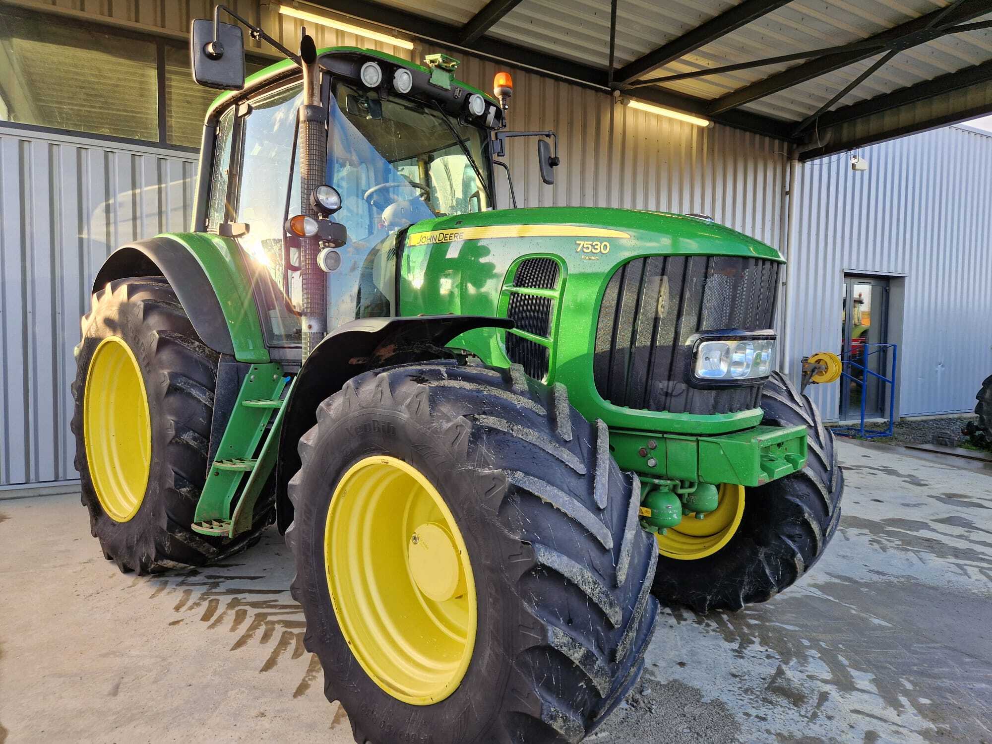 JOHN DEERE 7530 PREMIUM