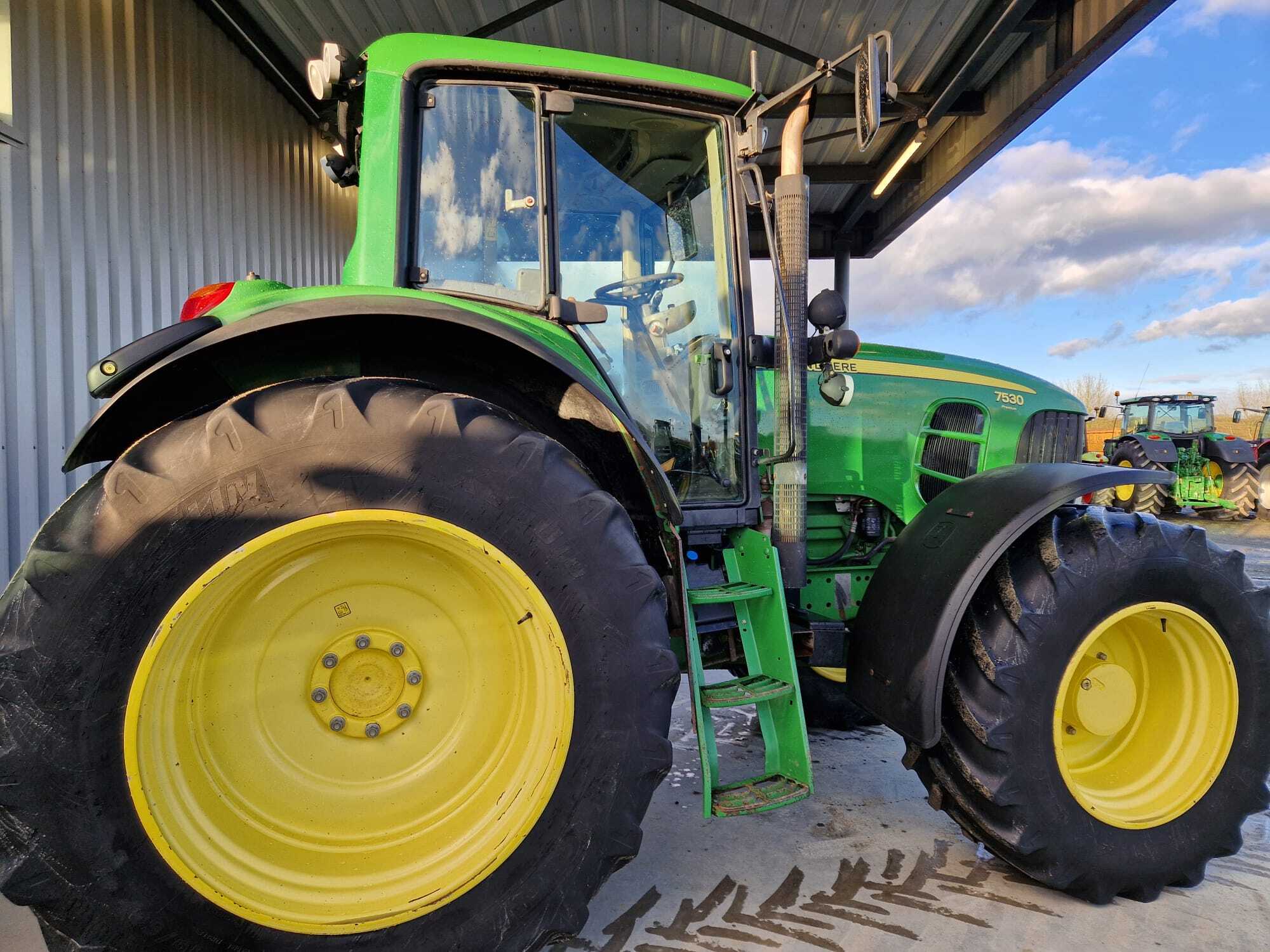 JOHN DEERE 7530 PREMIUM