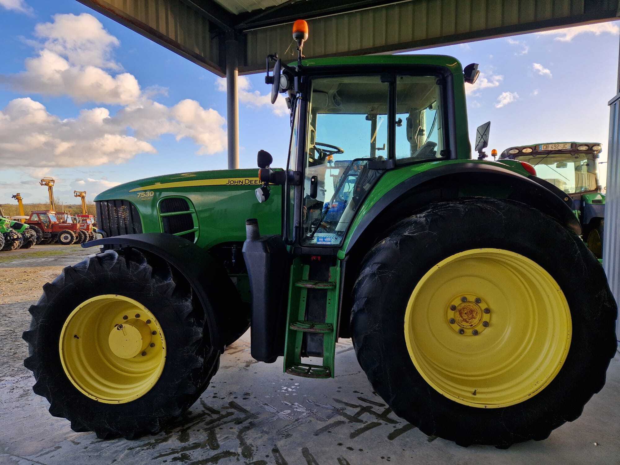 JOHN DEERE 7530 PREMIUM