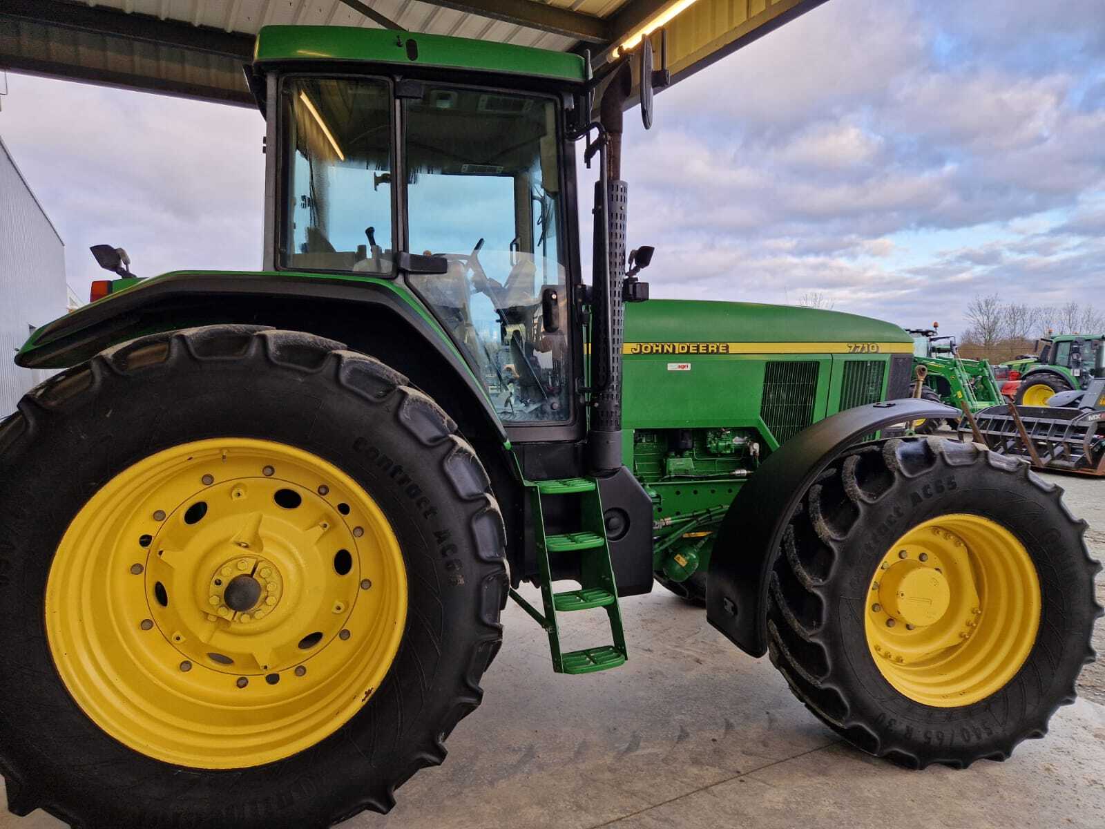 JOHN DEERE 7710 TLS