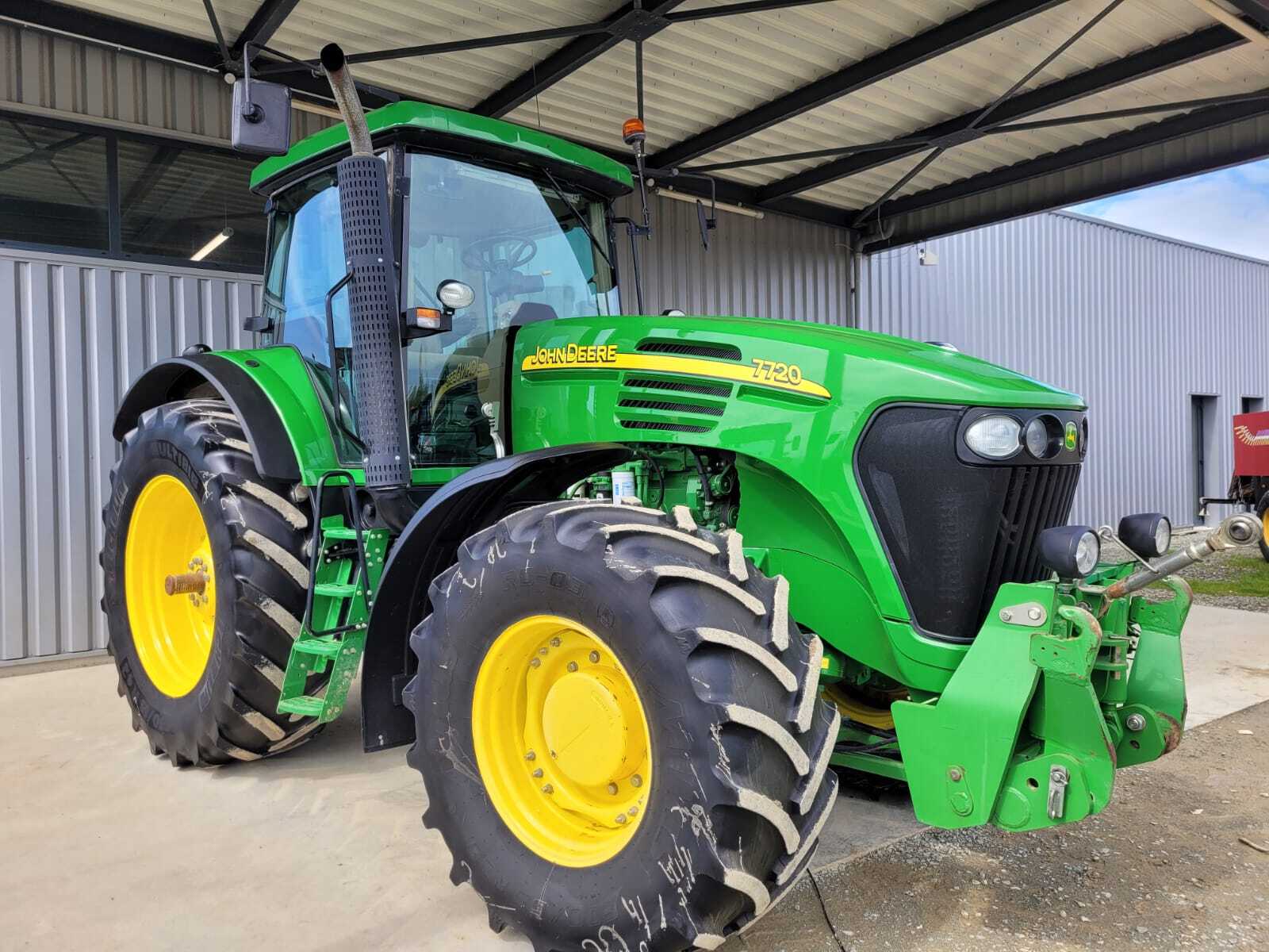 JOHN DEERE 7720