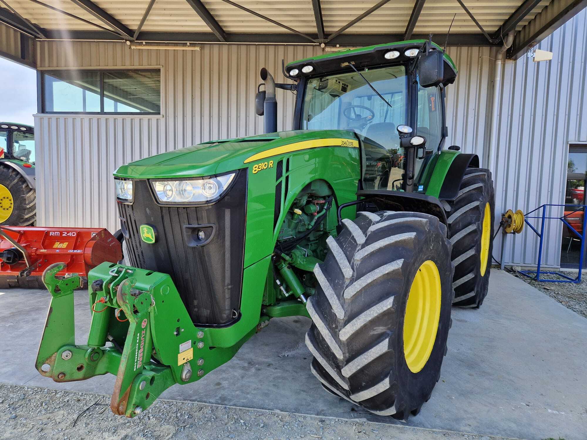 JOHN DEERE 8310R