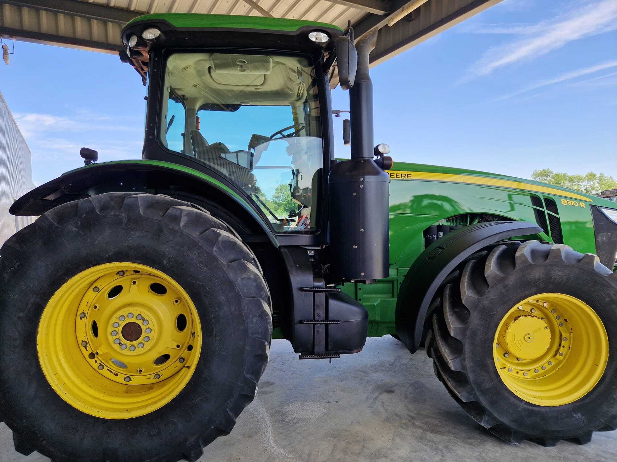 JOHN DEERE 8310R