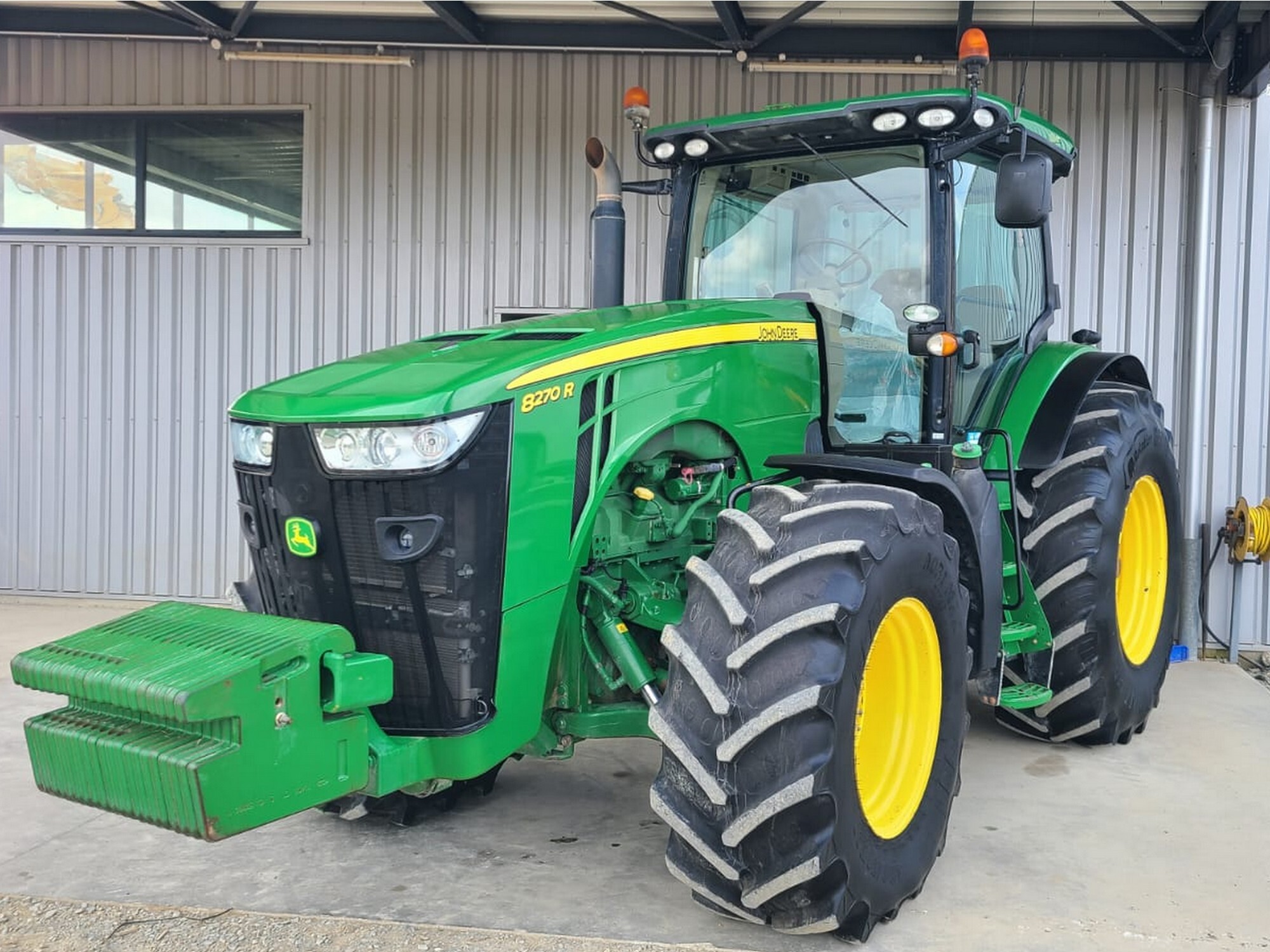 JOHN DEERE 8270R