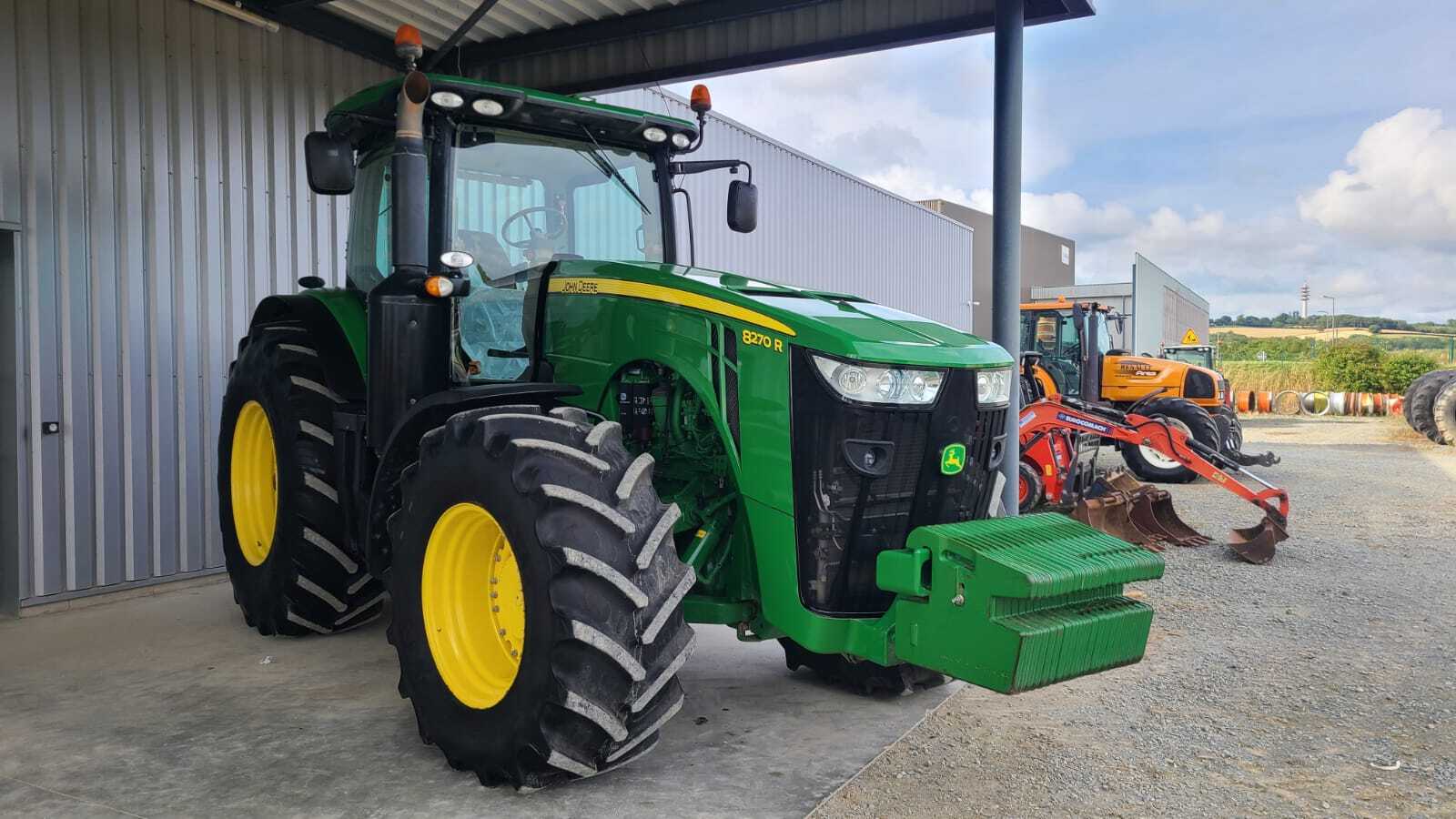 JOHN DEERE 8270R