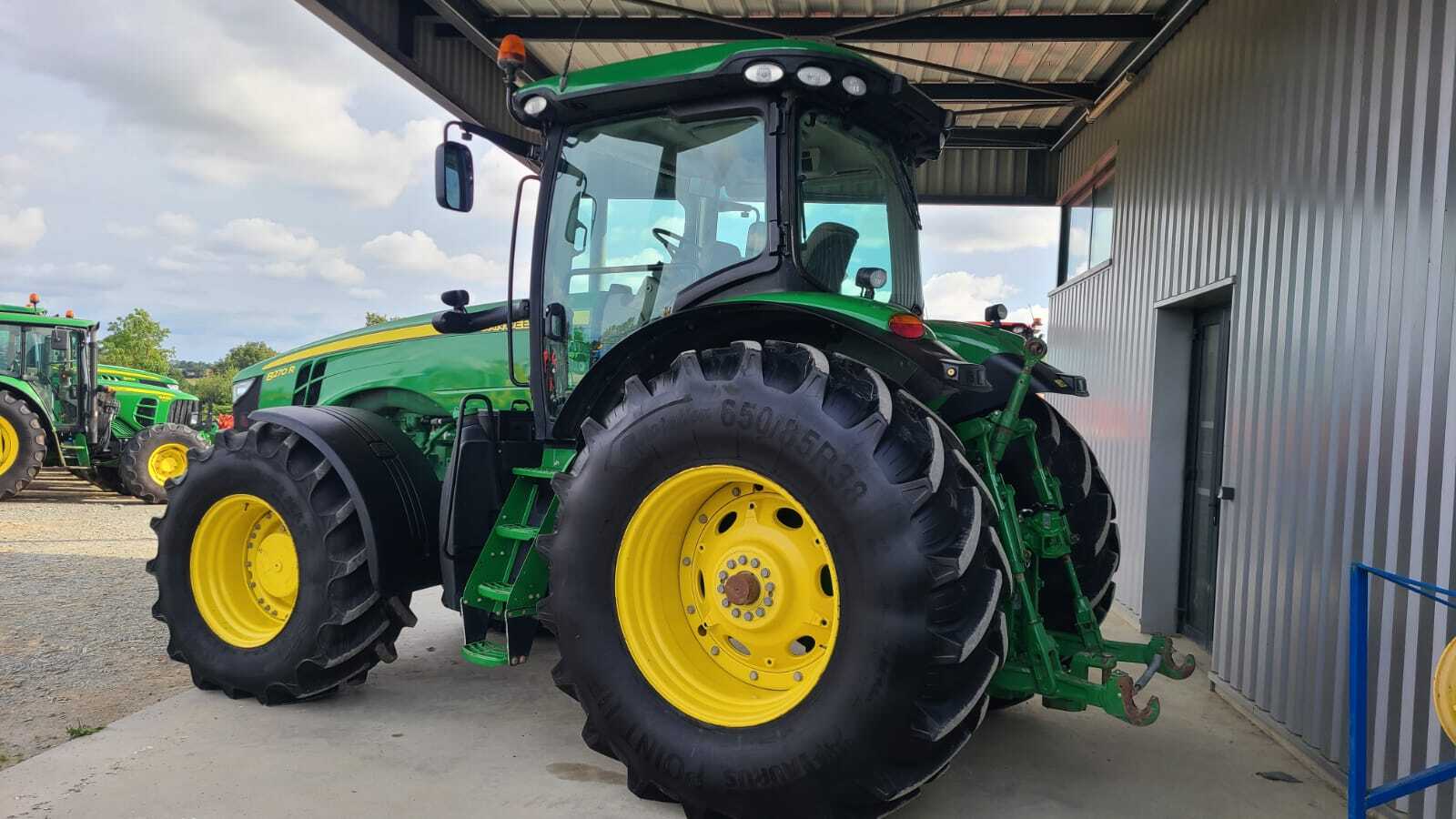 JOHN DEERE 8270R