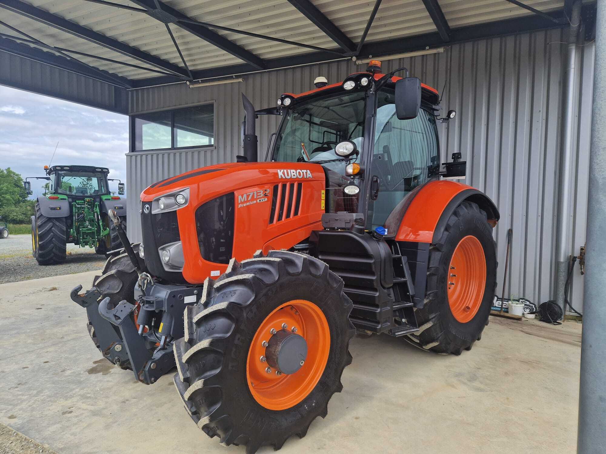 KUBOTA M7.132 KVT