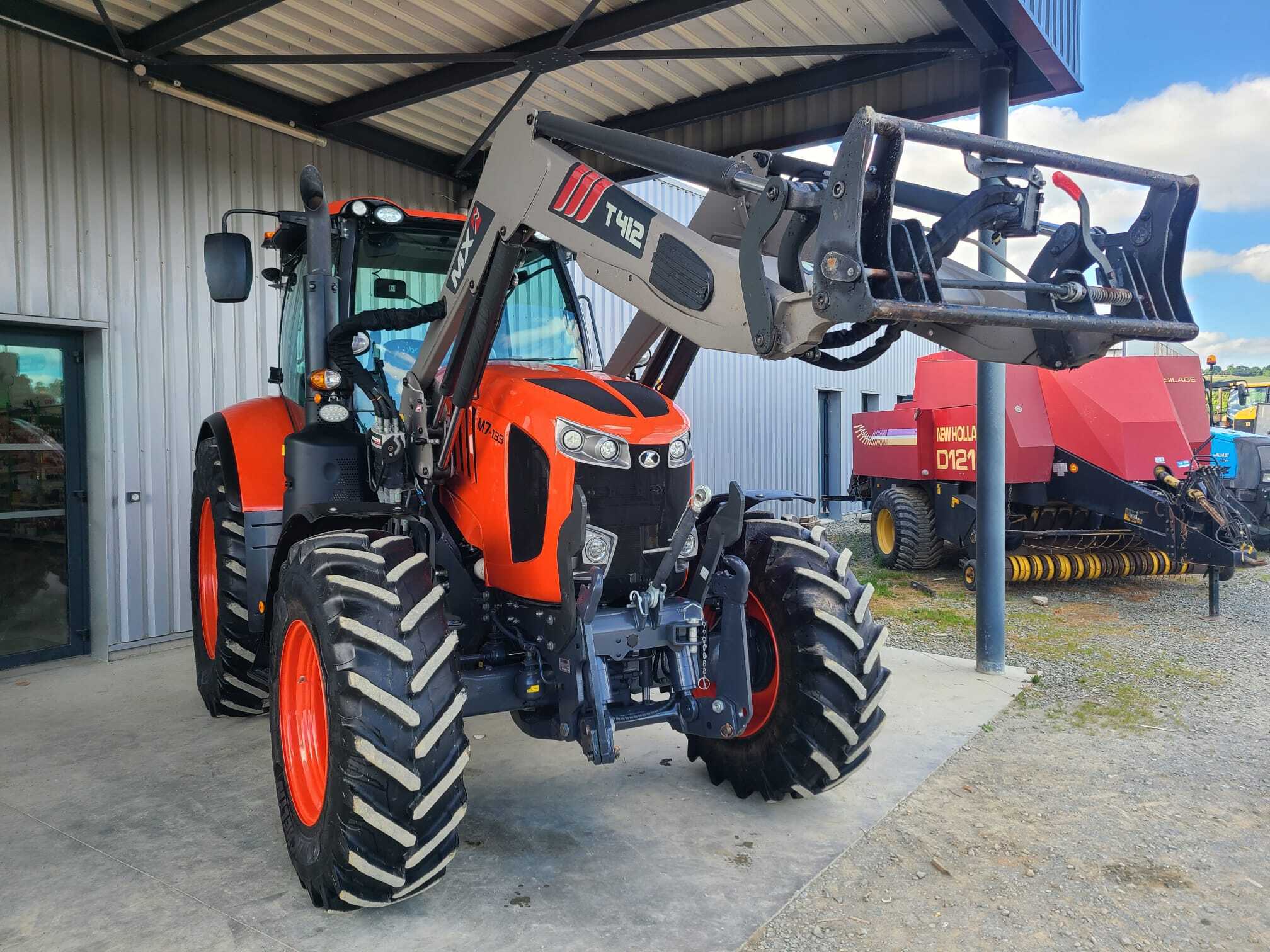 KUBOTA M7133