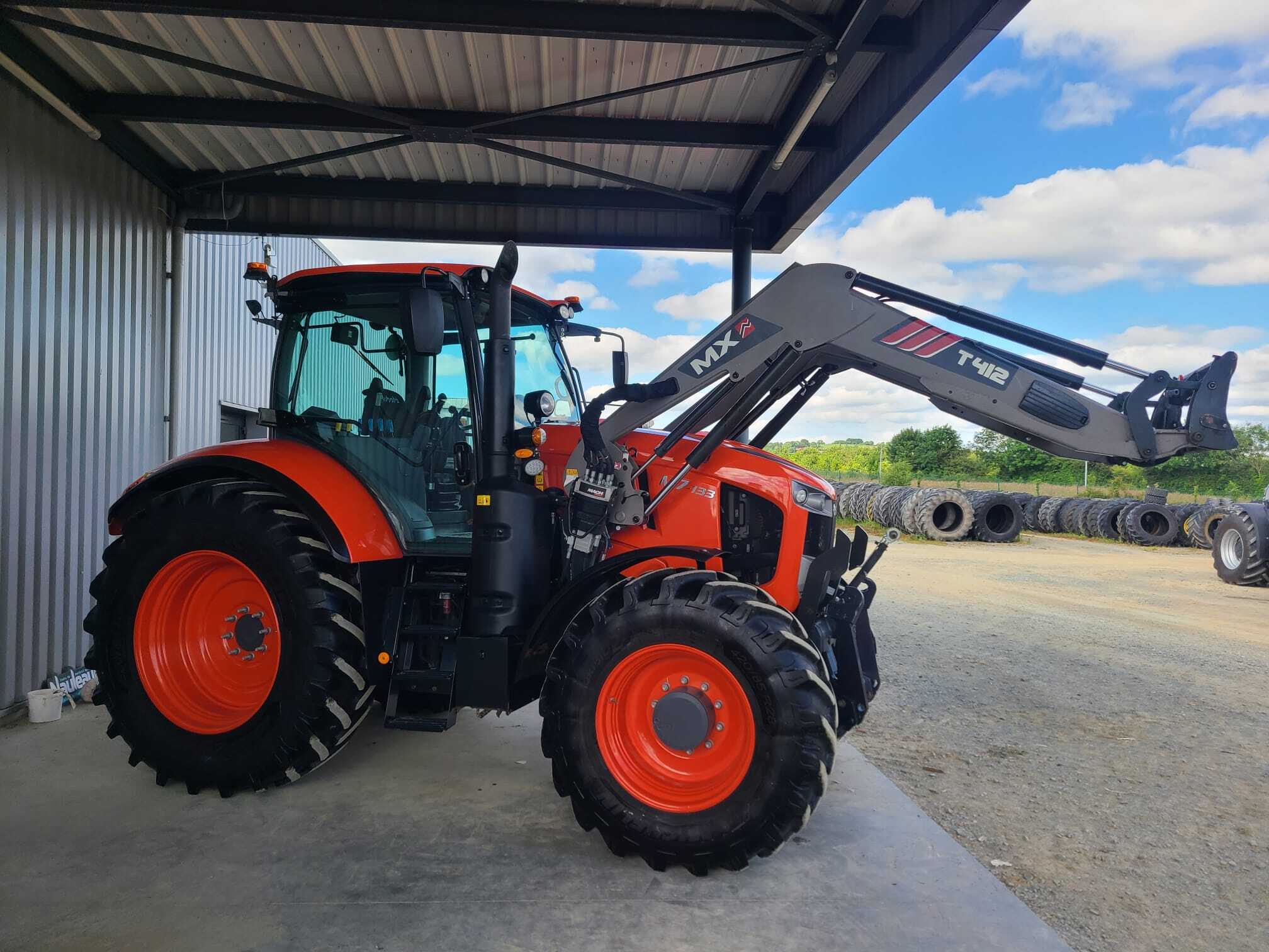 KUBOTA M7133