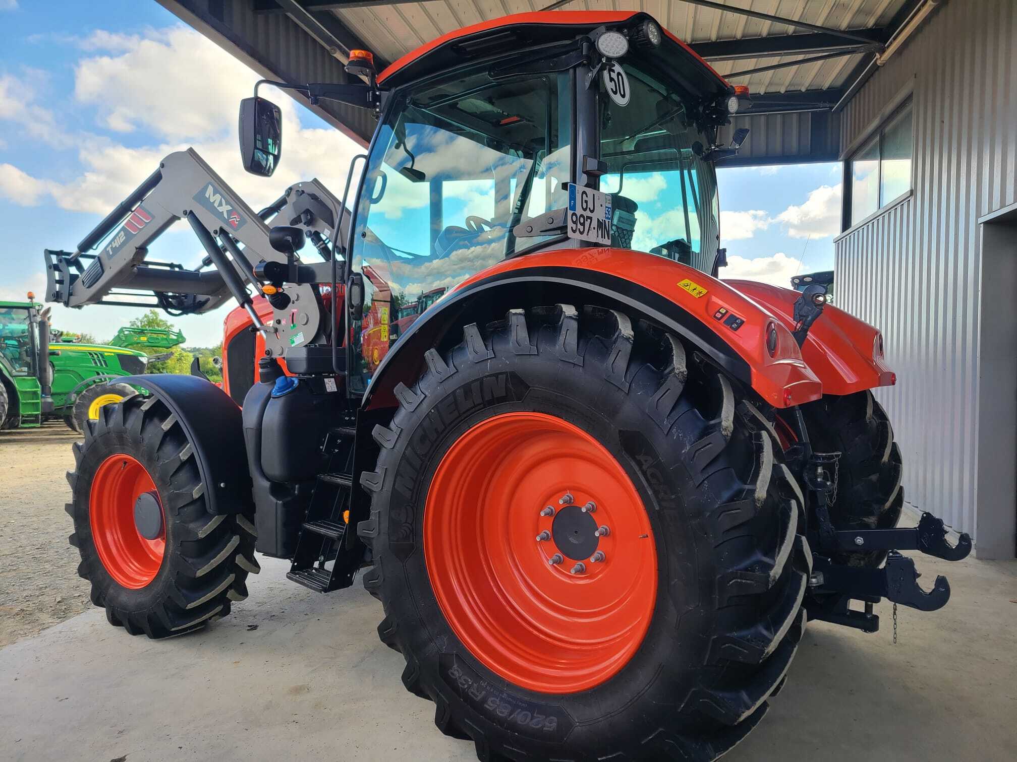 KUBOTA M7133