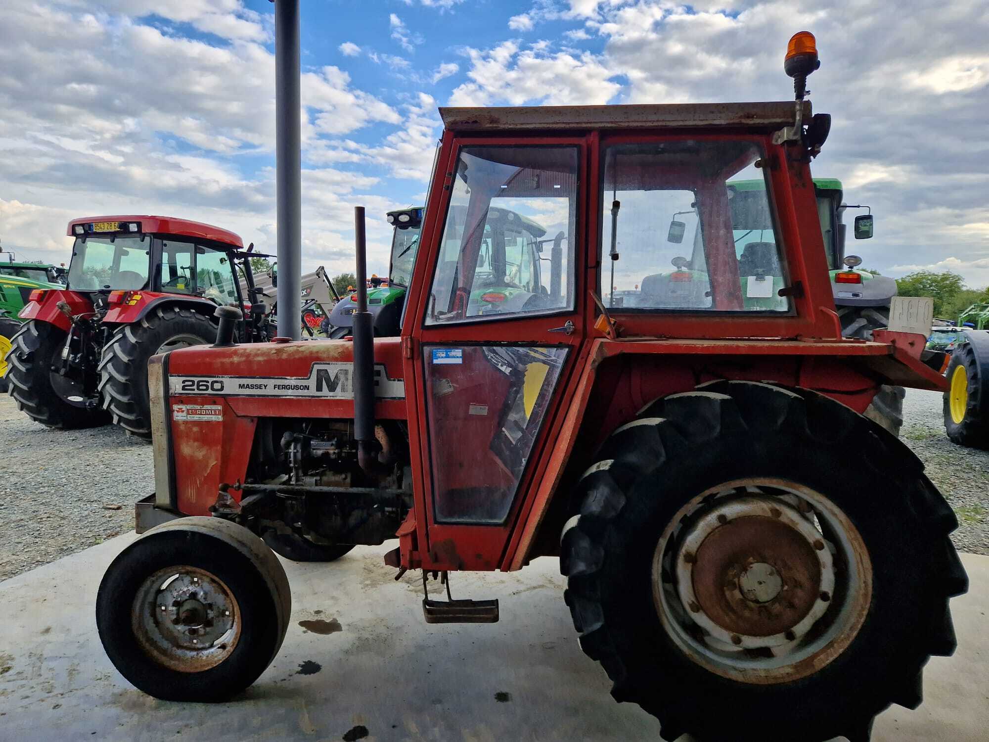 MASSEY FERGUSON 260