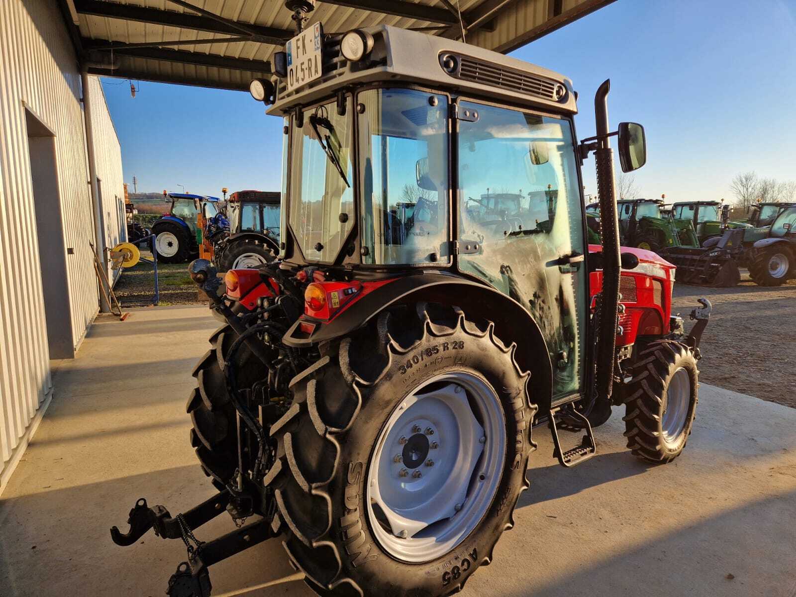 MASSEY FERGUSON 3709V