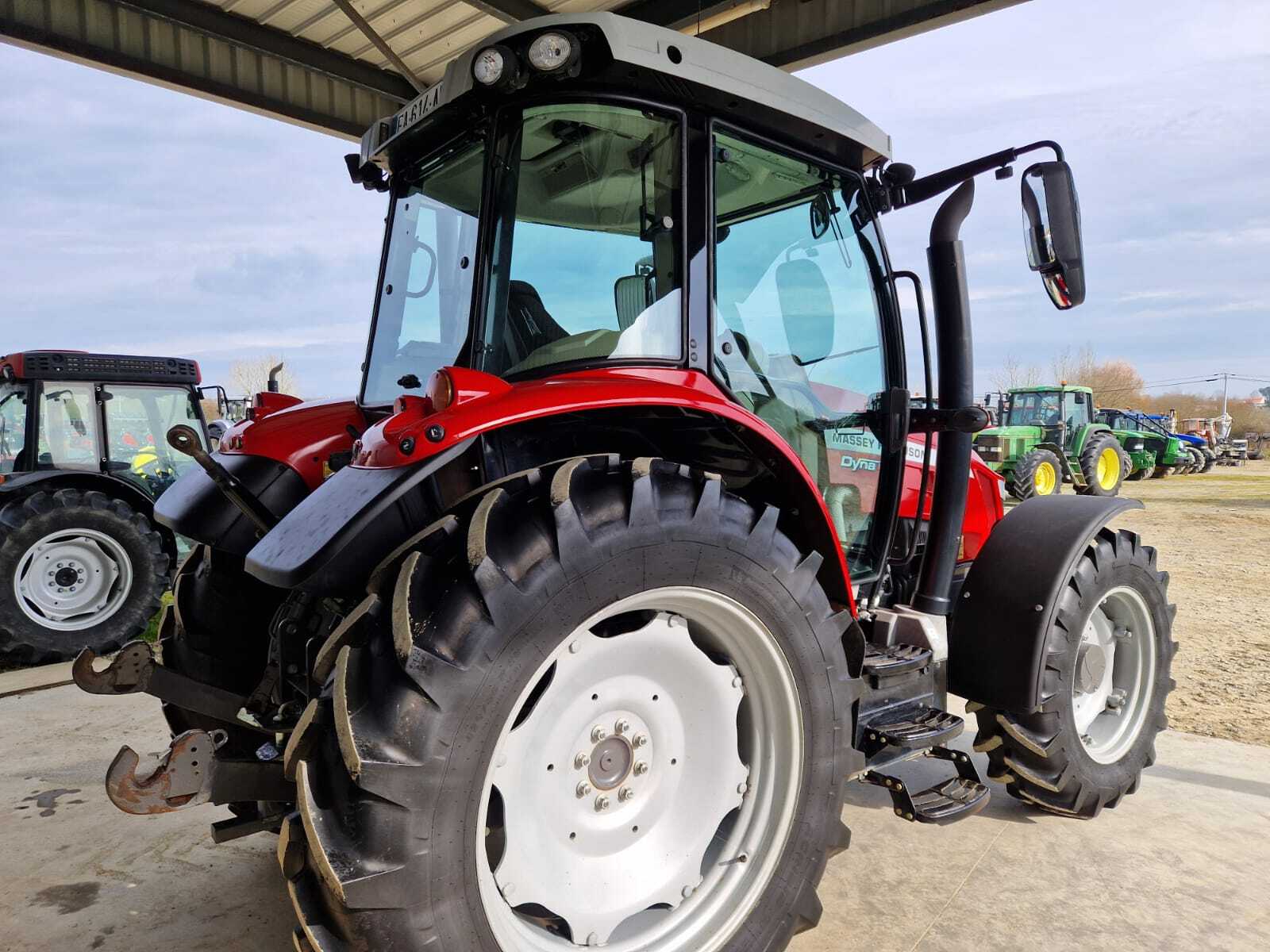 MASSEY FERGUSON 5710S