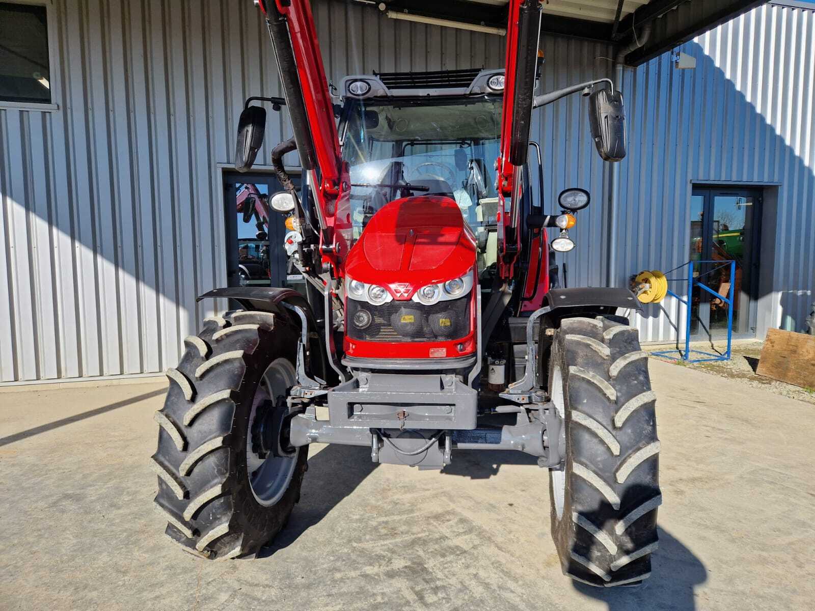 MASSEY FERGUSON 5711S