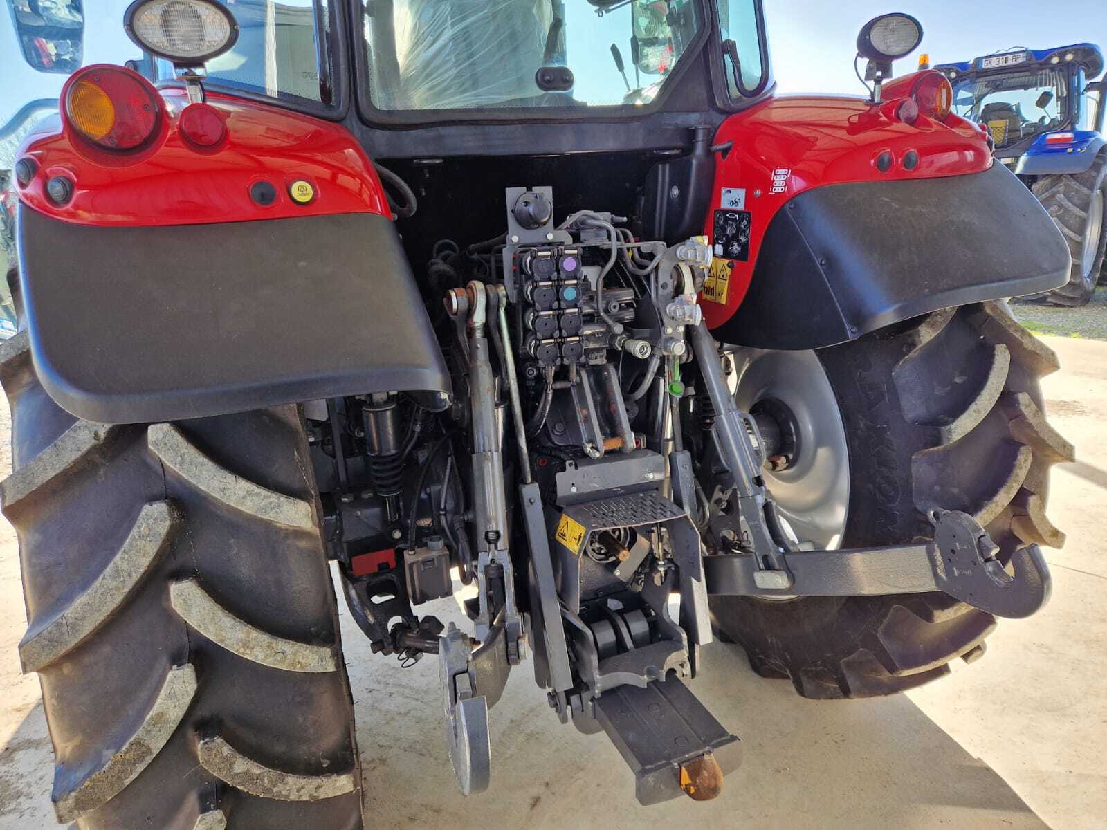 MASSEY FERGUSON 5711S