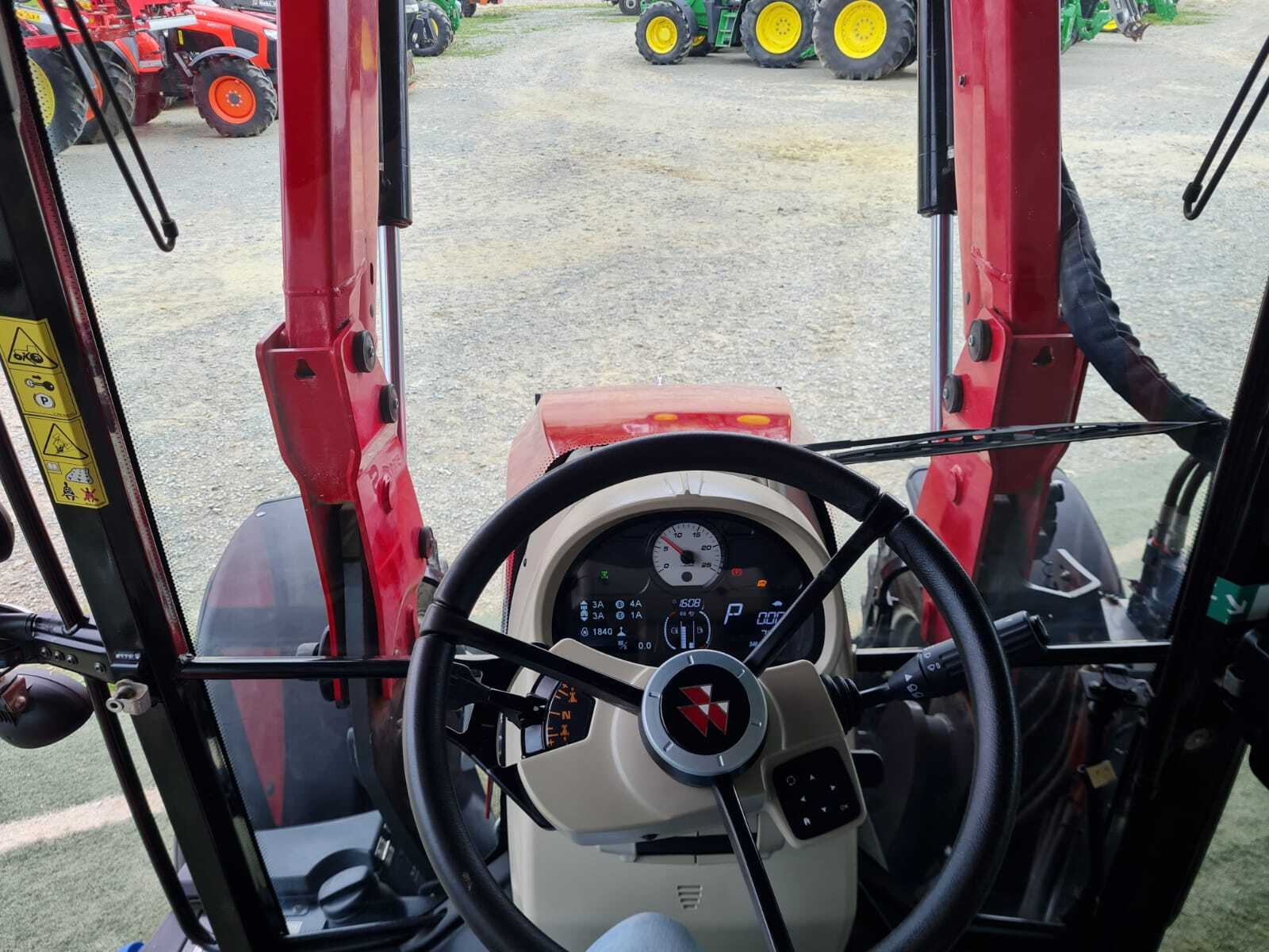 MASSEY FERGUSON 5711S DYNA 4