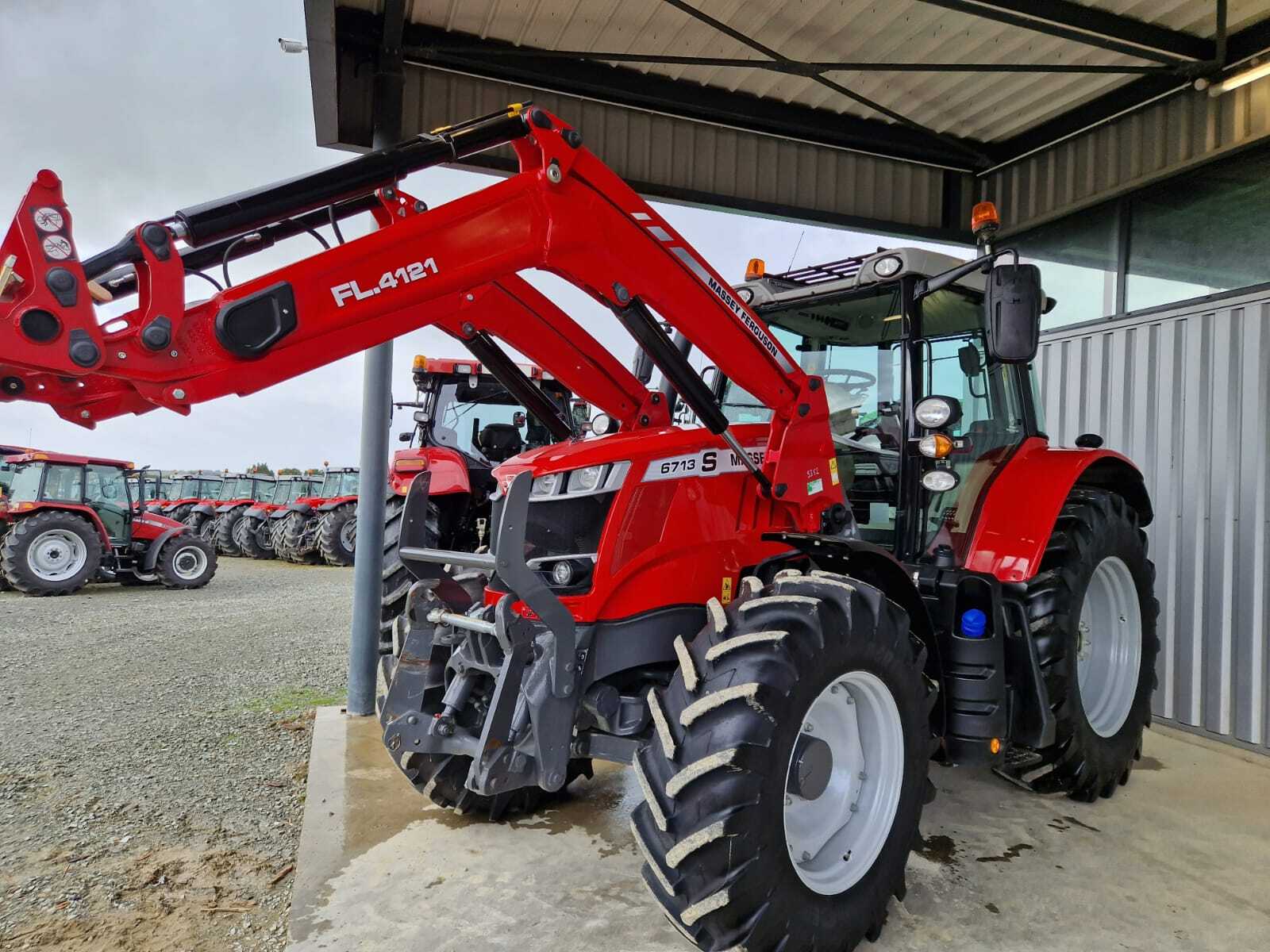 MASSEY FERGUSON 6713S DYNA 6