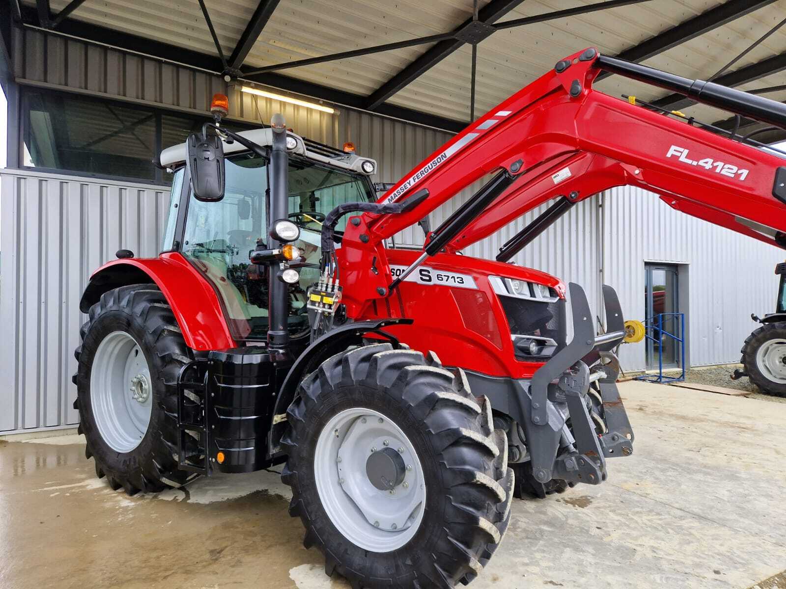 MASSEY FERGUSON 6713S DYNA 6