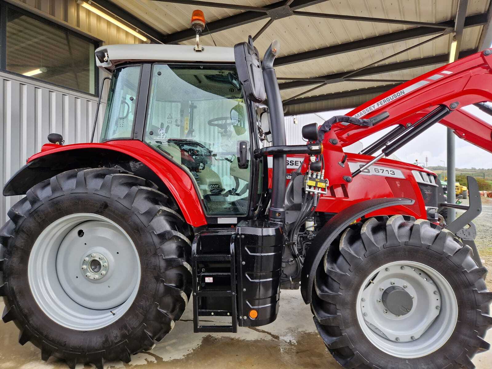 MASSEY FERGUSON 6713S DYNA 6