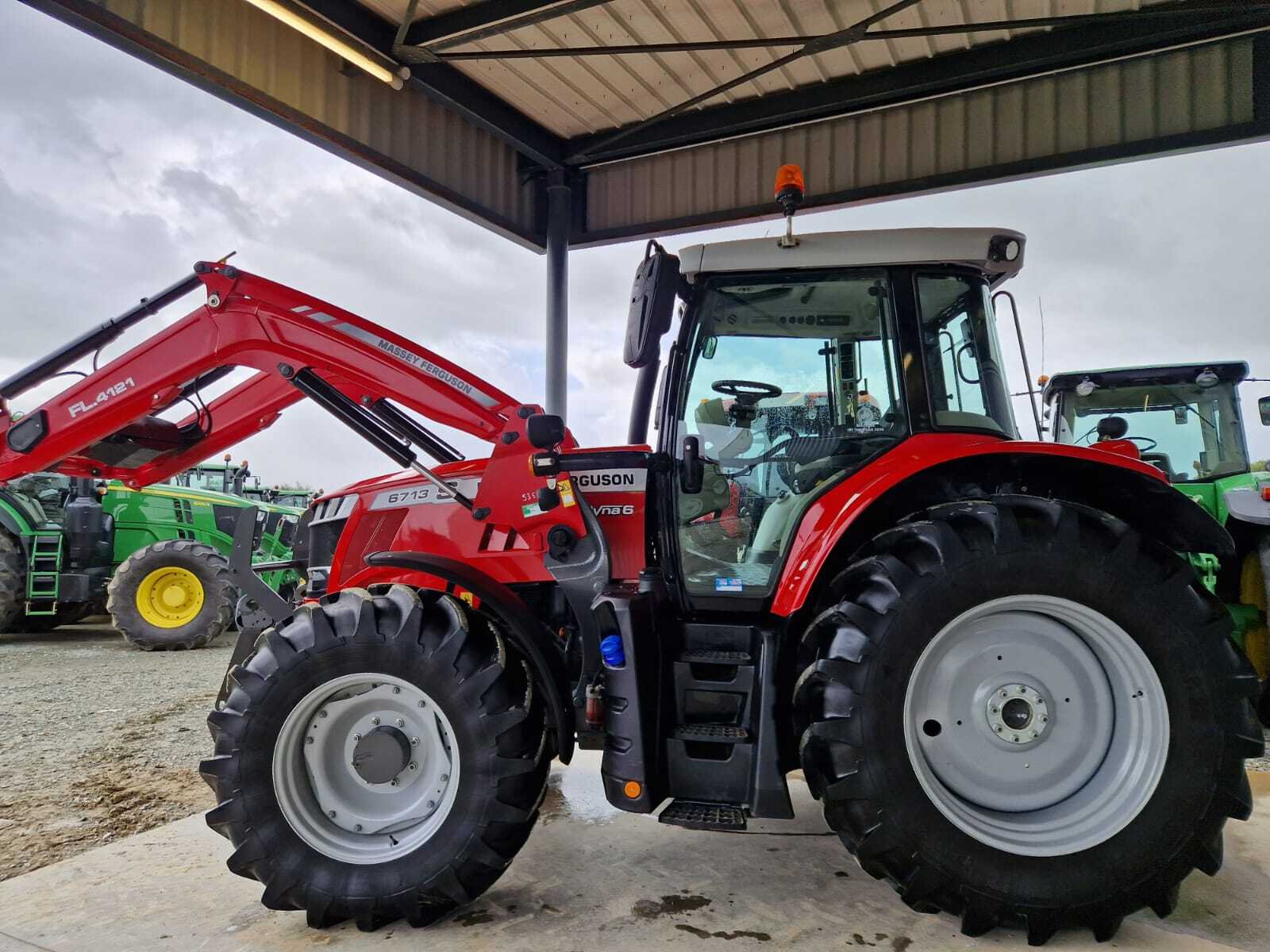 MASSEY FERGUSON 6713S DYNA 6