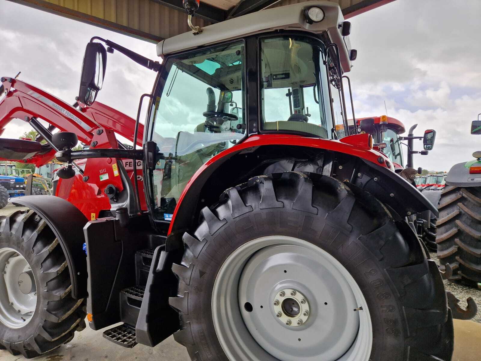 MASSEY FERGUSON 6713S DYNA 6