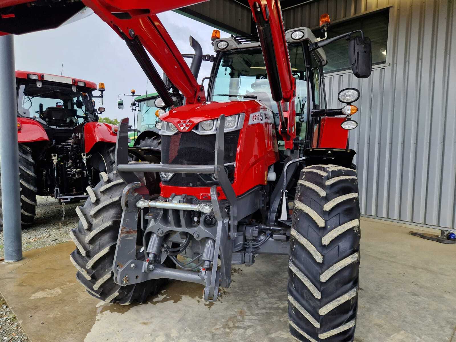 MASSEY FERGUSON 6713S DYNA 6