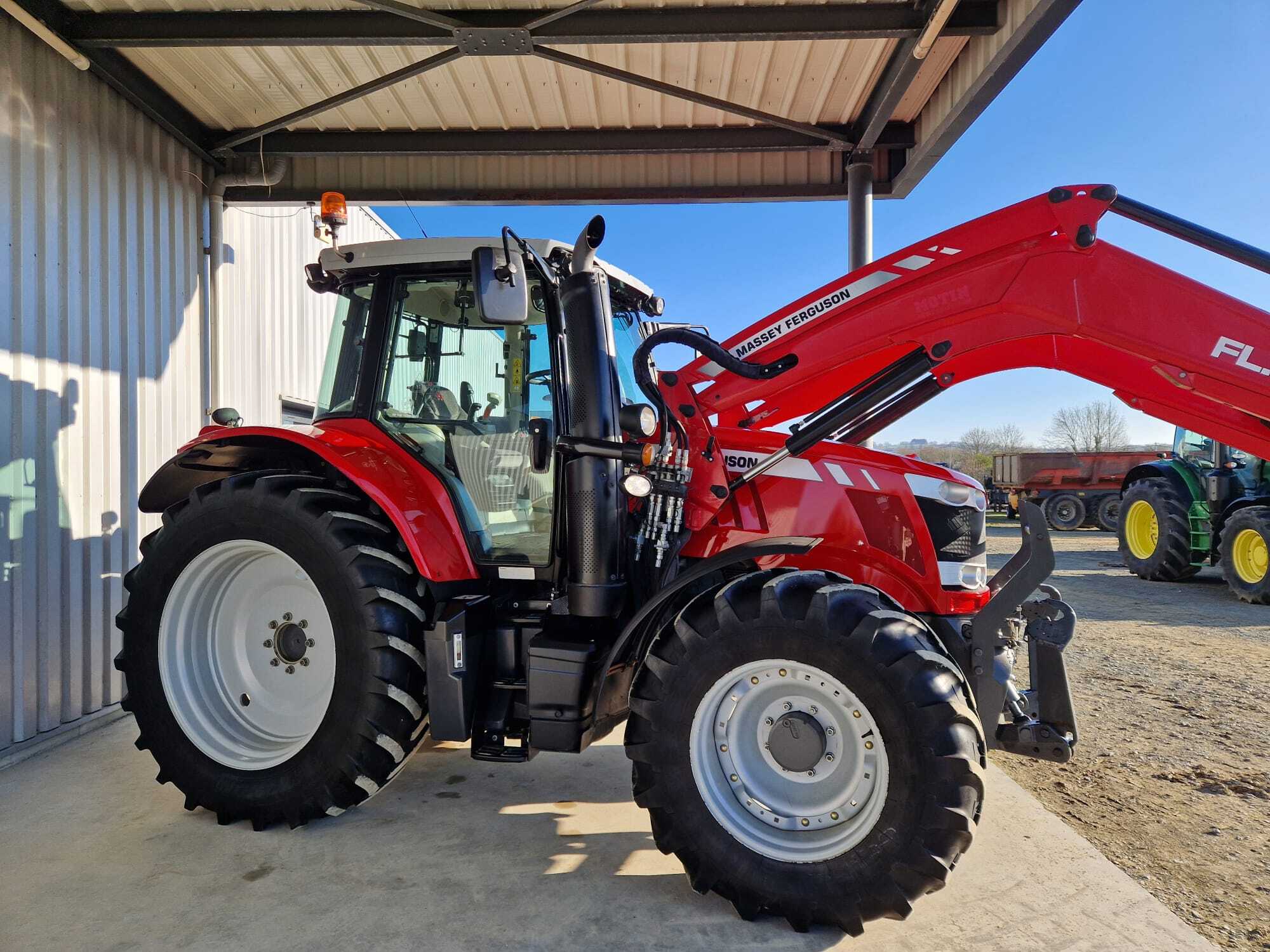 MASSEY FERGUSON 6713S DYNA VT