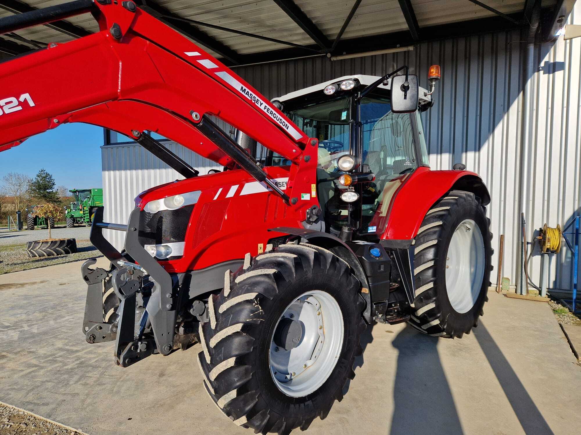 MASSEY FERGUSON 6713S DYNA VT