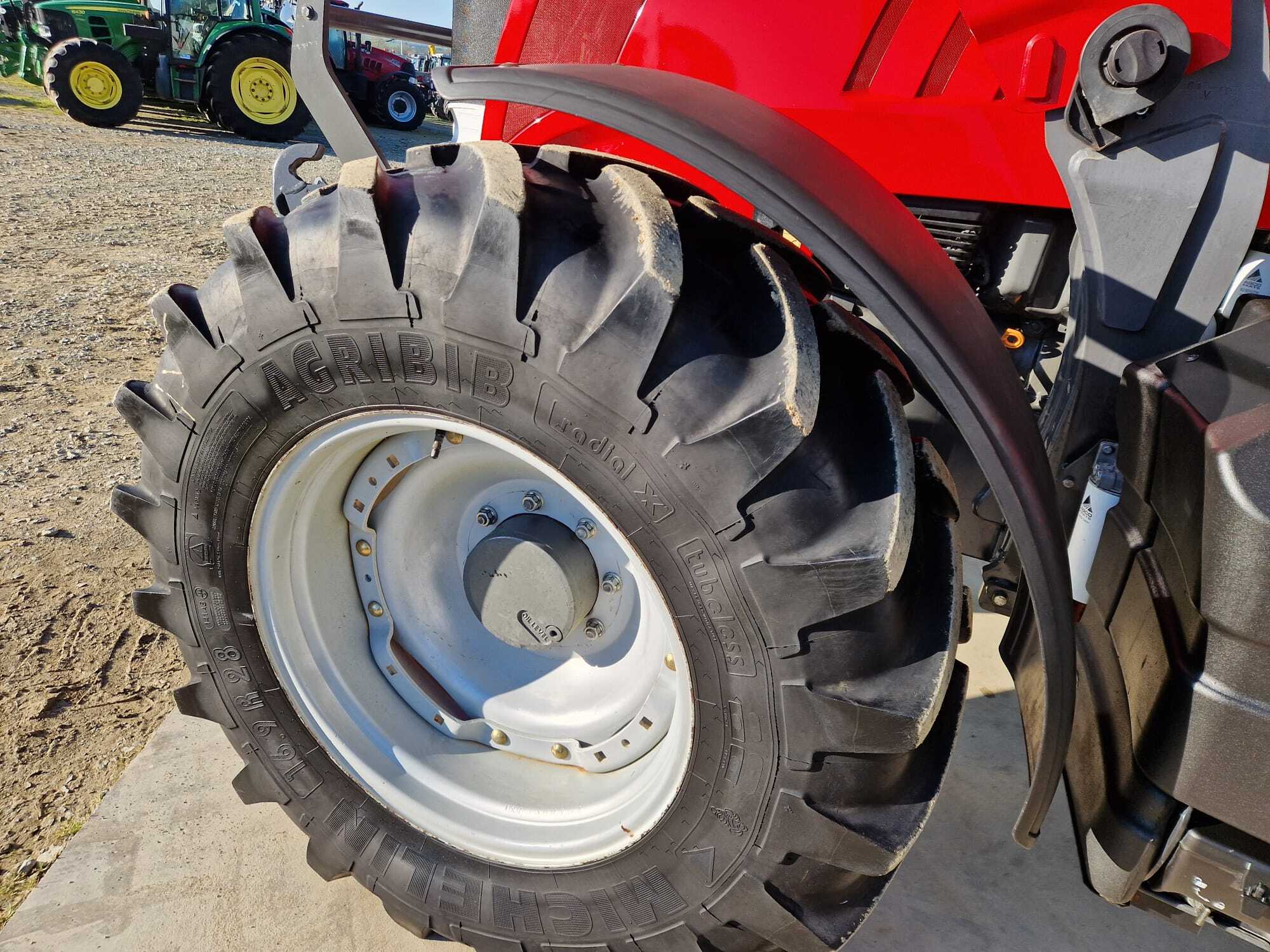 MASSEY FERGUSON 6713S DYNA VT