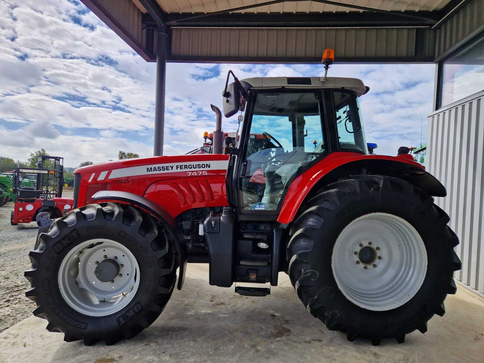 MASSEY FERGUSON 7475 DYNA VT