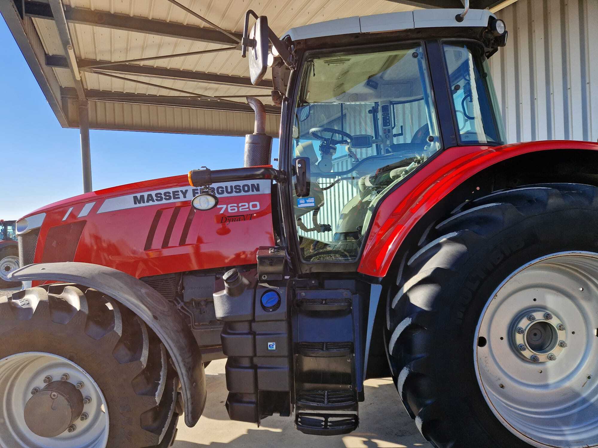 MASSEY FERGUSON 7620 DYNA VT