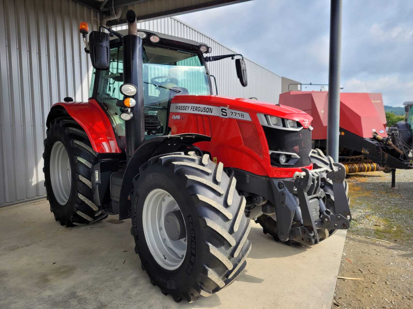 MASSEY FERGUSON 7718S VT