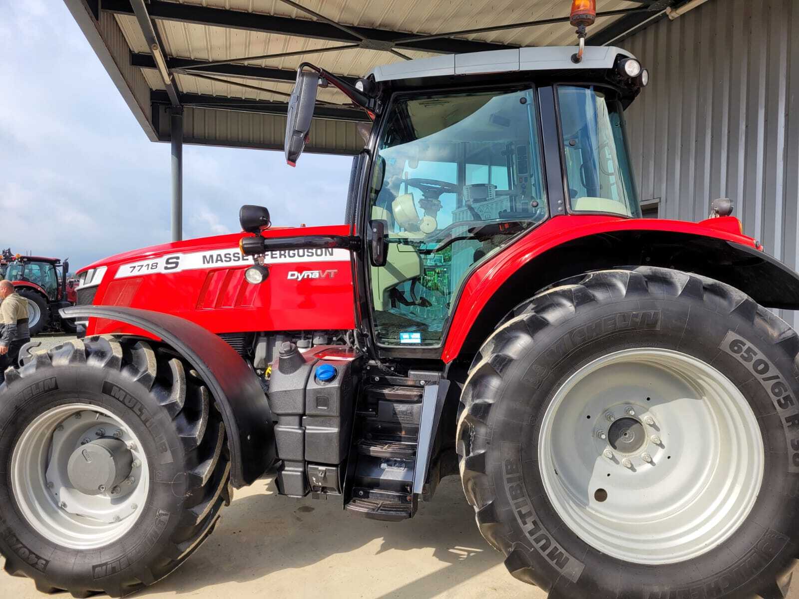 MASSEY FERGUSON 7718S VT