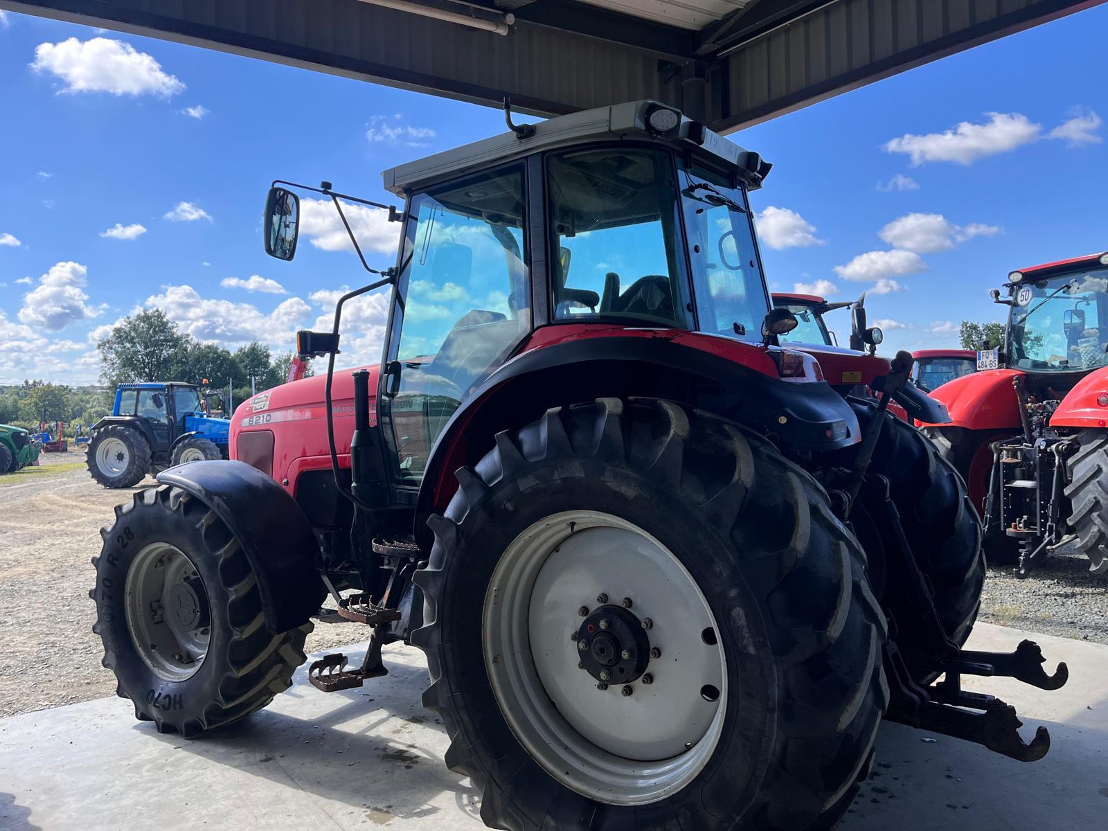 MASSEY FERGUSON 8210