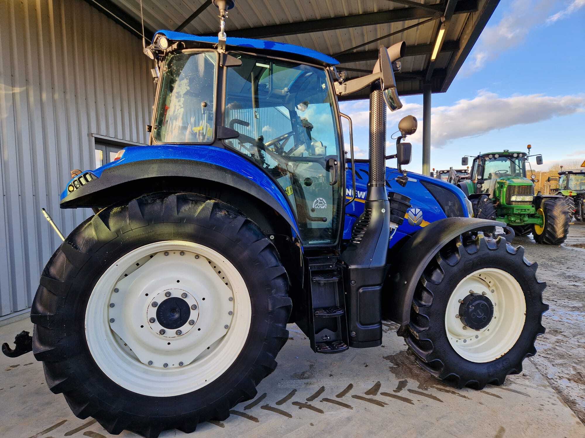 NEW HOLLAND T5.100 EC