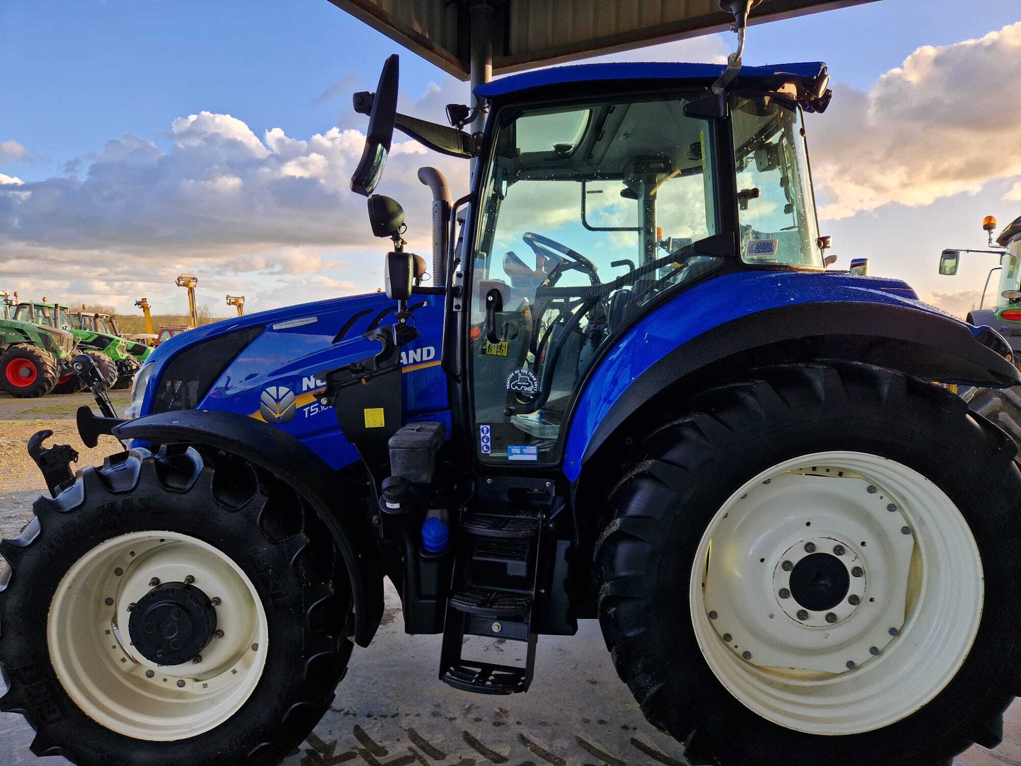 NEW HOLLAND T5.100 EC