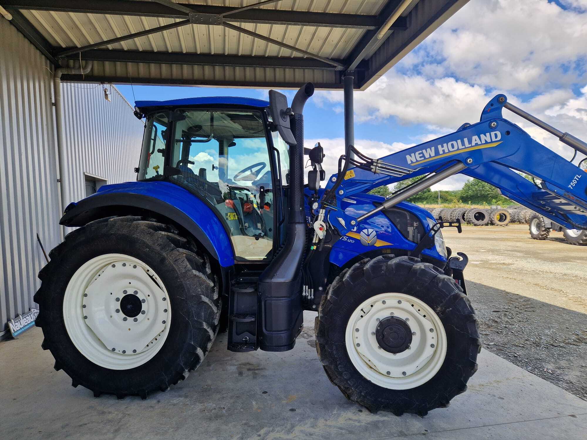 NEW HOLLAND T5.120 EC