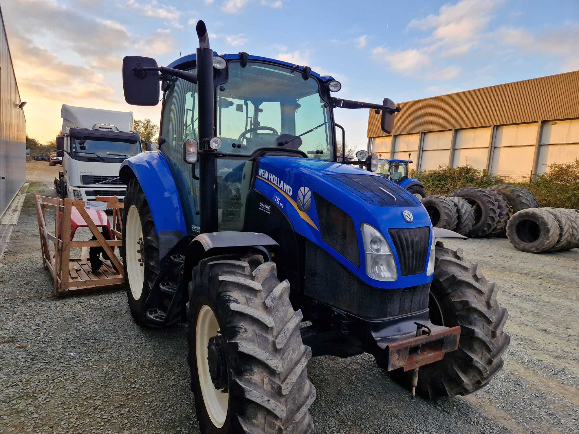 NEW HOLLAND T5.95