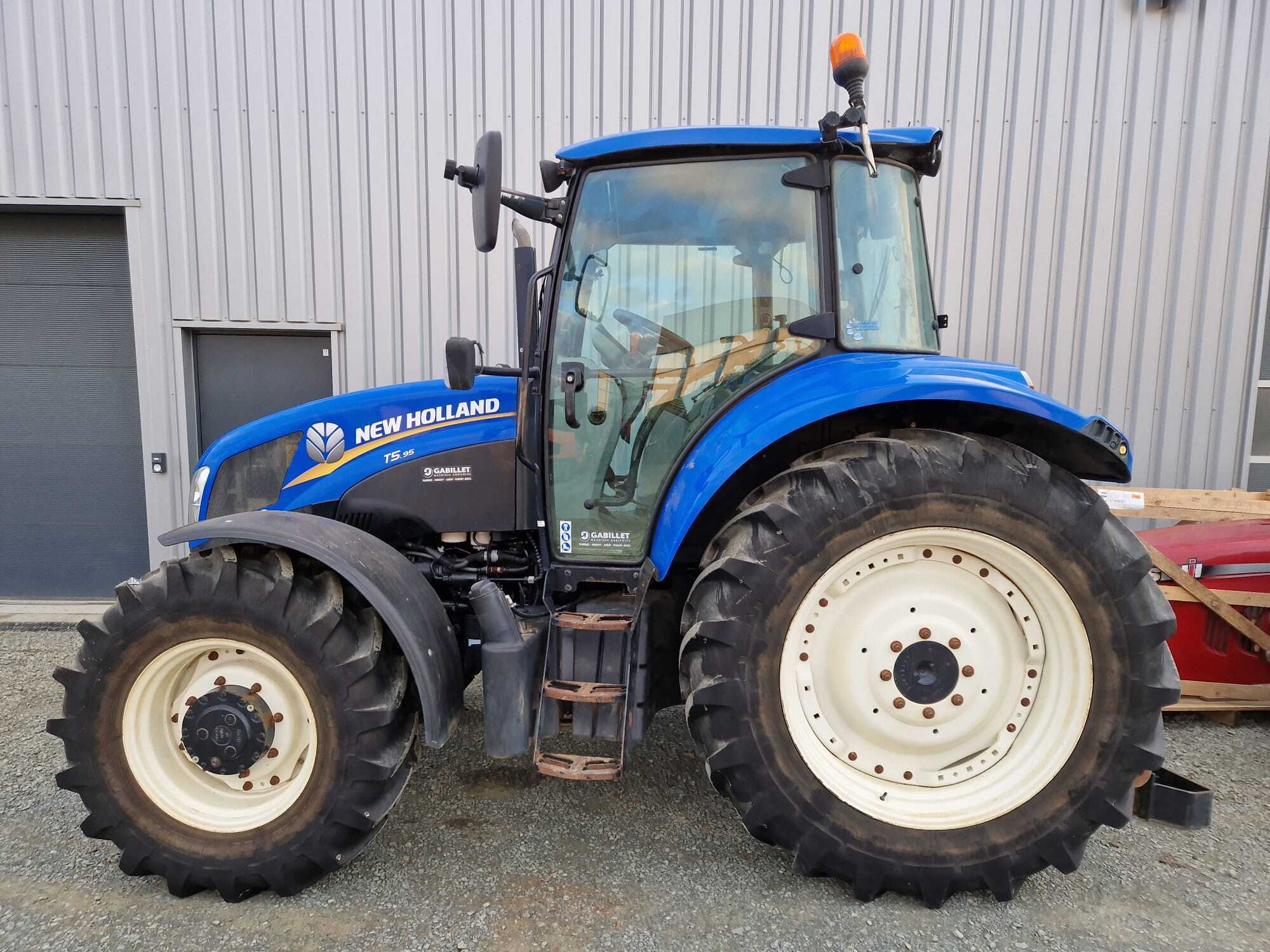 NEW HOLLAND T5.95