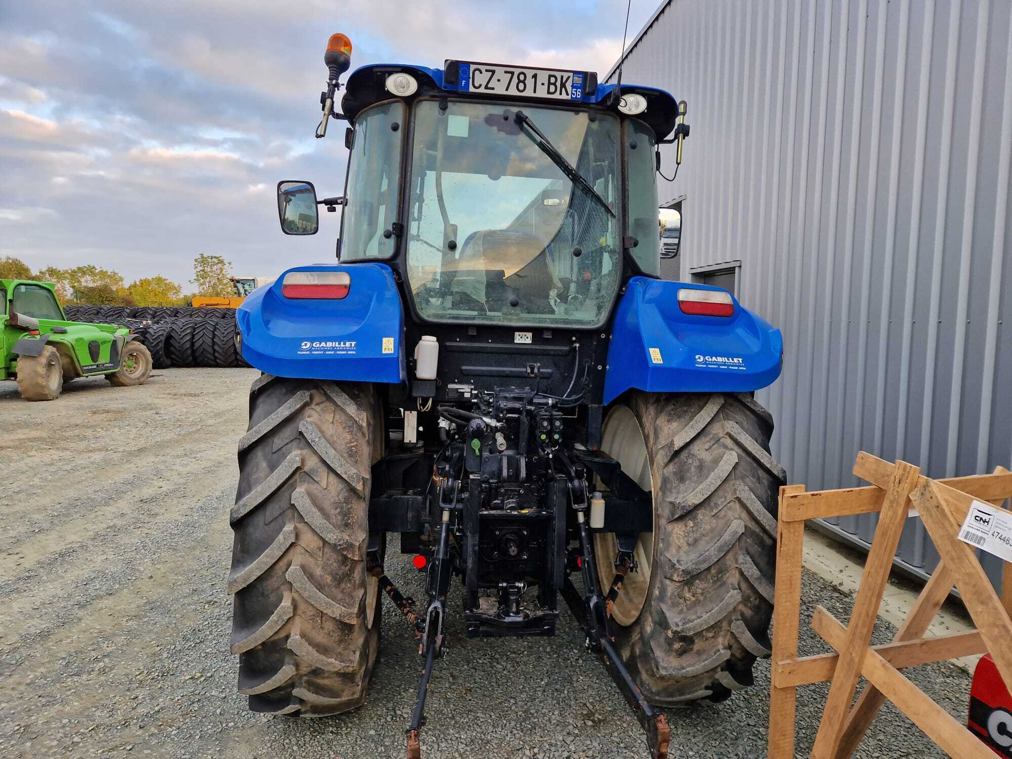 NEW HOLLAND T5.95