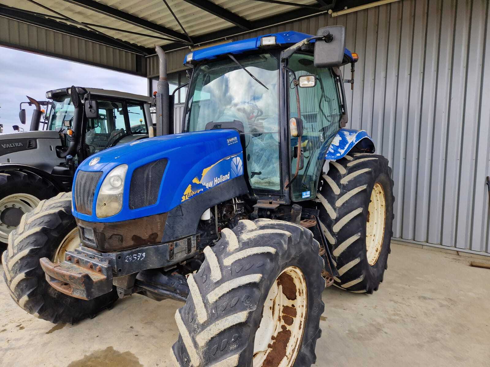 NEW HOLLAND T6020