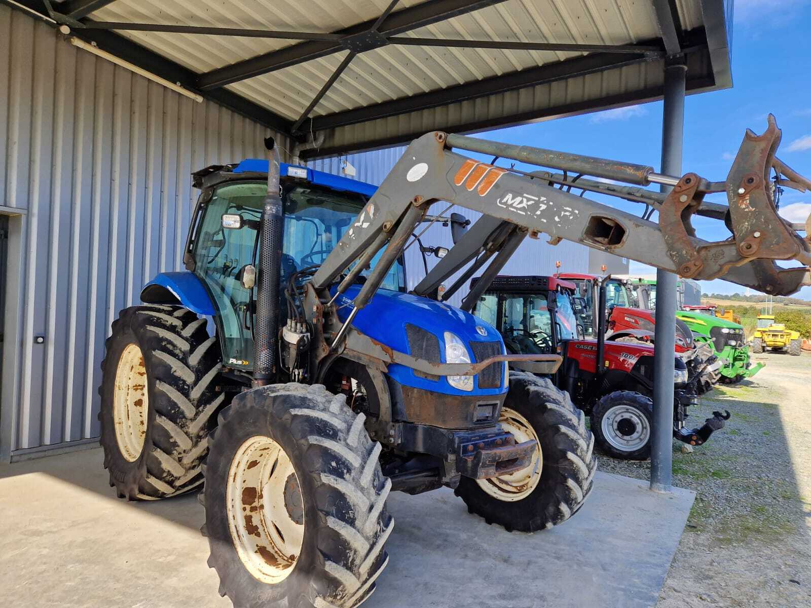 NEW HOLLAND T6020