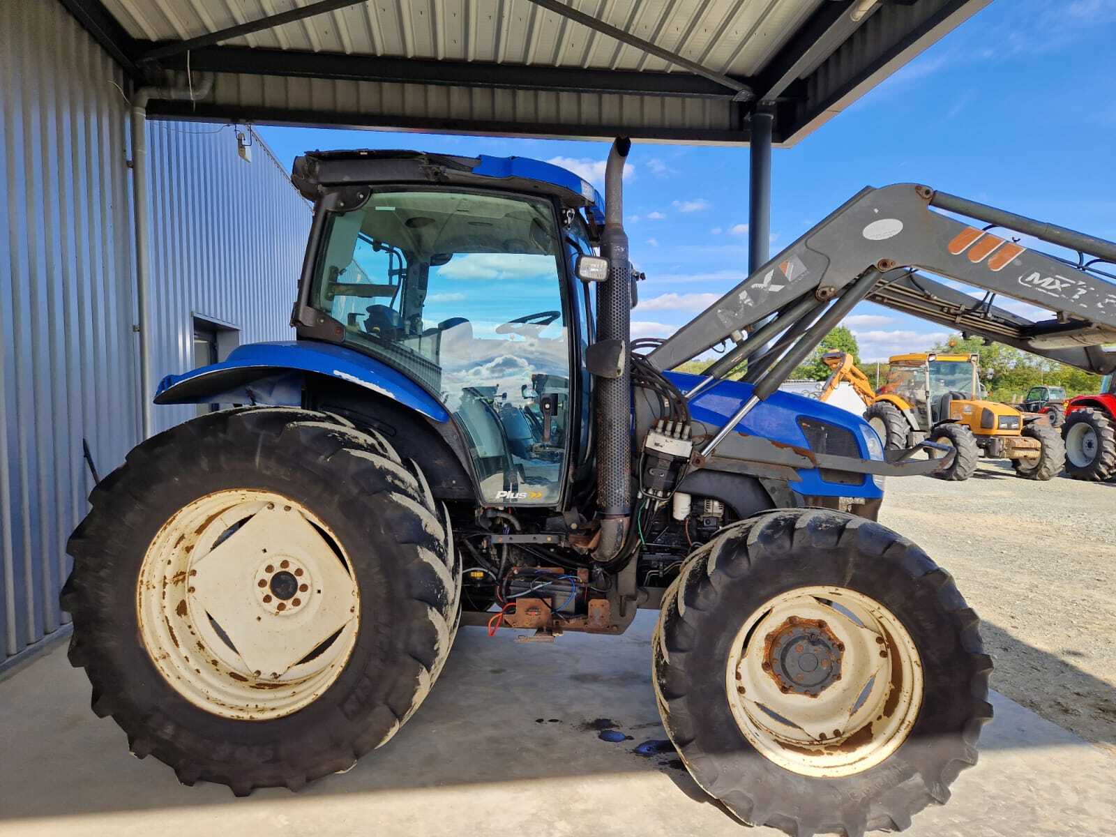 NEW HOLLAND T6020