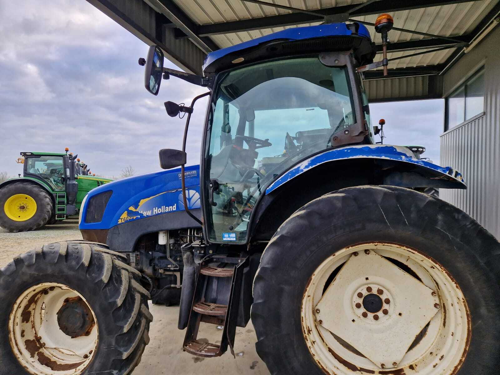 NEW HOLLAND T6020