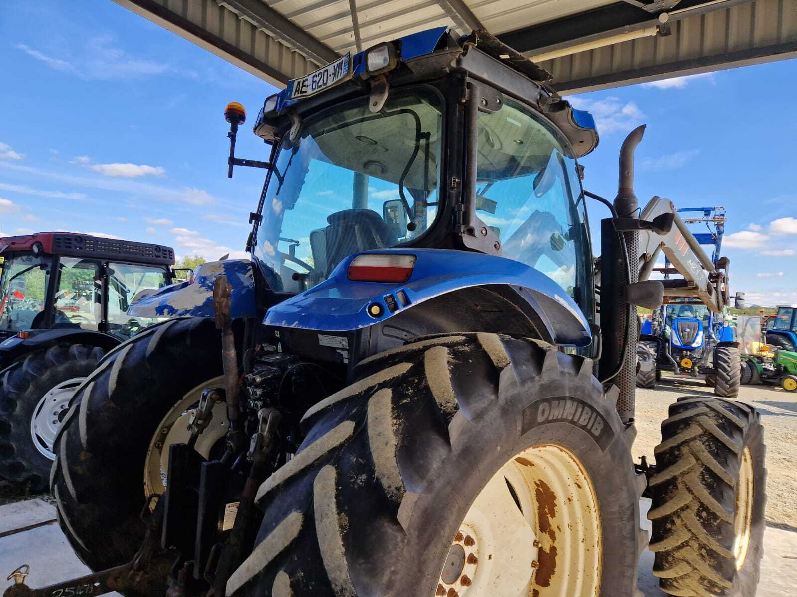 NEW HOLLAND T6020