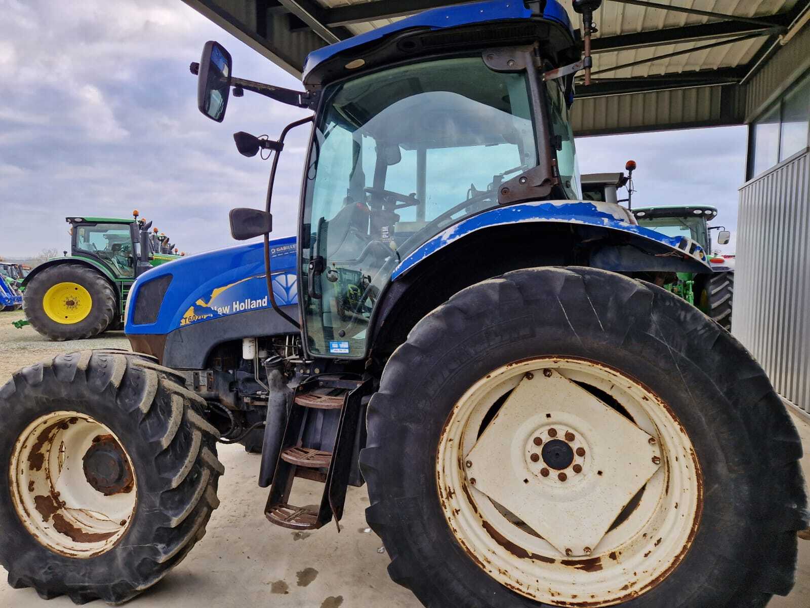 NEW HOLLAND T6020