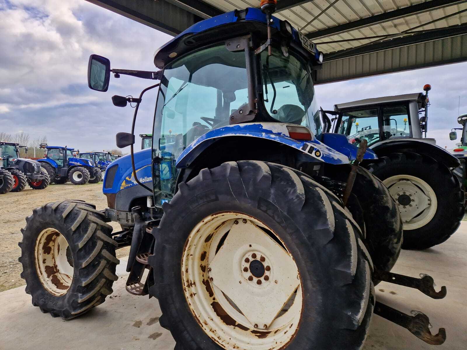 NEW HOLLAND T6020