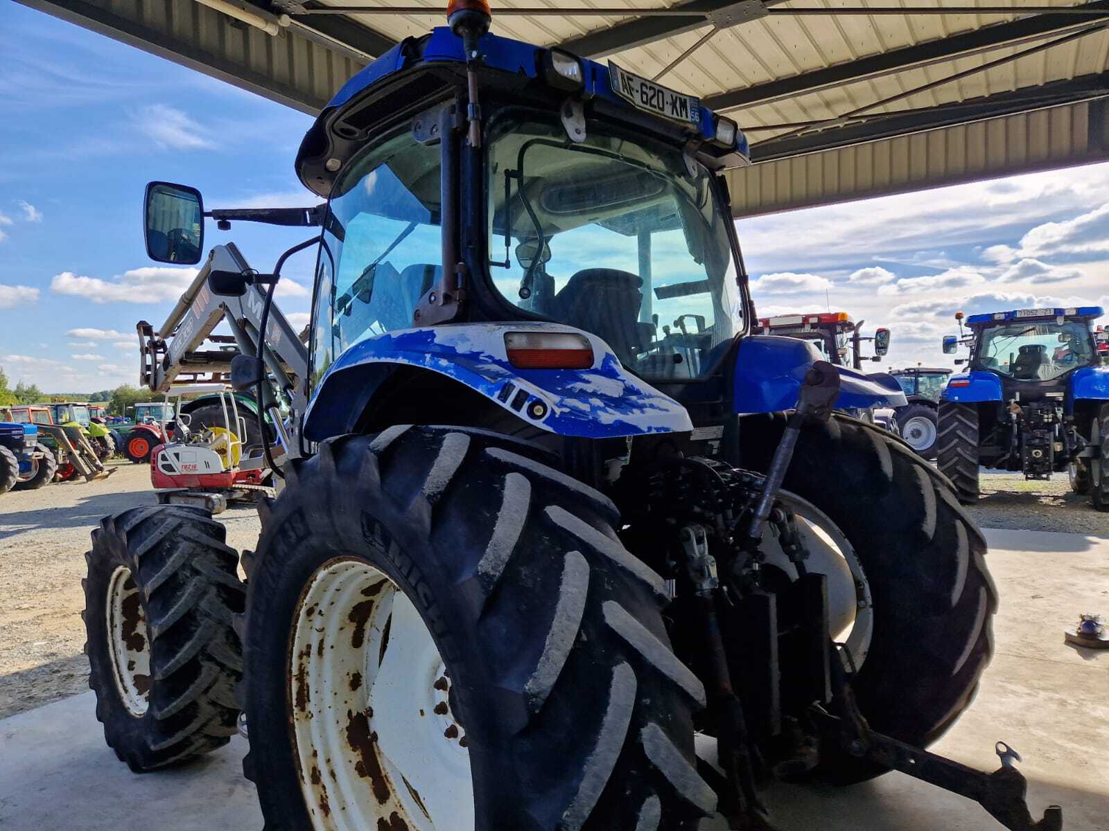 NEW HOLLAND T6020