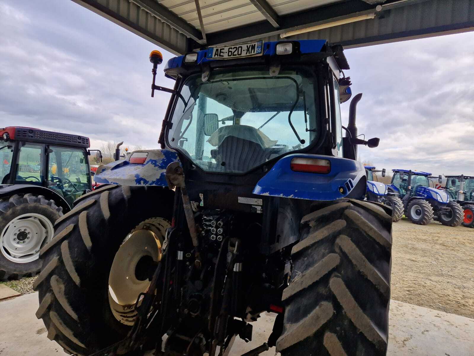 NEW HOLLAND T6020